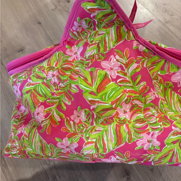 Lilly Pulitzer Party Cooler in the Jungle Tumble print - Picture 6 of 8